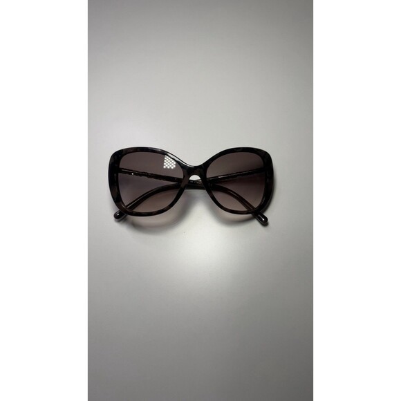 The Burberry BE4238 Sunglasses Are A Women\'s Fashion Accessory 100 Authentic main image 10